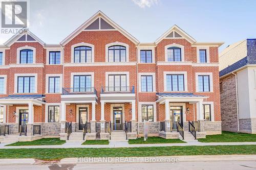 3034 Bramall Crescent, Oakville, ON - Outdoor With Facade