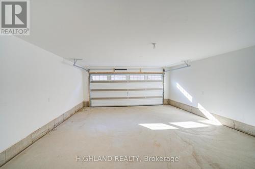 3034 Bramall Crescent, Oakville, ON - Indoor Photo Showing Garage