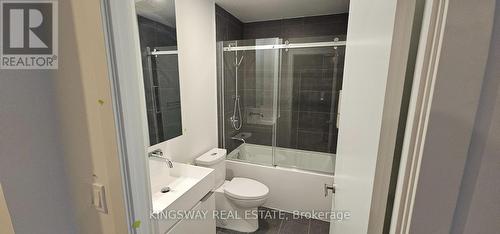 405 - 370 Martha Street, Burlington, ON - Indoor Photo Showing Bathroom