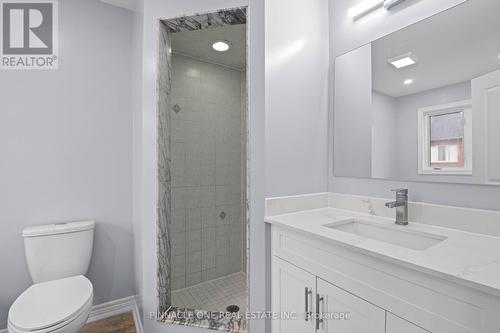 19 Chelton Drive, Richmond Hill, ON - Indoor Photo Showing Bathroom