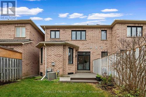 19 Chelton Drive, Richmond Hill, ON - Outdoor