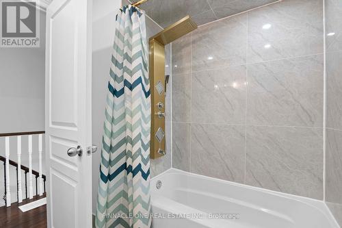 19 Chelton Drive, Richmond Hill, ON - Indoor Photo Showing Bathroom