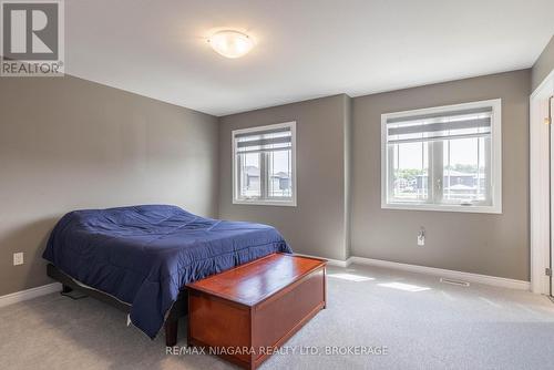 7299 Sherrilee Crescent, Niagara Falls (222 - Brown), ON - Indoor Photo Showing Bedroom