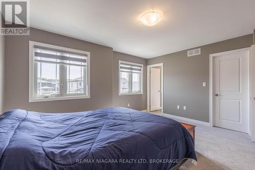 7299 Sherrilee Crescent, Niagara Falls (222 - Brown), ON - Indoor Photo Showing Bedroom