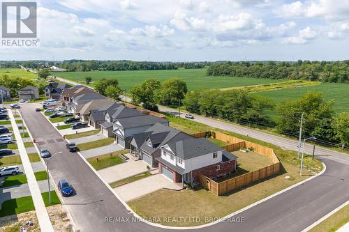 7299 Sherrilee Crescent, Niagara Falls (222 - Brown), ON - Outdoor With View