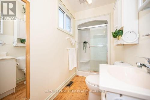 1094 Madawaska Street, Greater Madawaska, ON - Indoor Photo Showing Bathroom