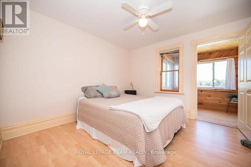 1094 Madawaska Street, Greater Madawaska, ON - Indoor Photo Showing Bedroom