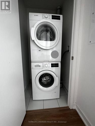 2306 - 121 Mcmahon Drive, Toronto, ON - Indoor Photo Showing Laundry Room