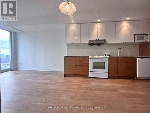 2306 - 121 Mcmahon Drive, Toronto, ON - Indoor Photo Showing Kitchen