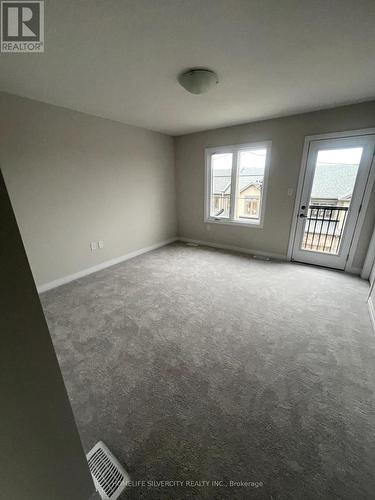 22 - 420 Newman Drive, Cambridge, ON - Indoor Photo Showing Other Room