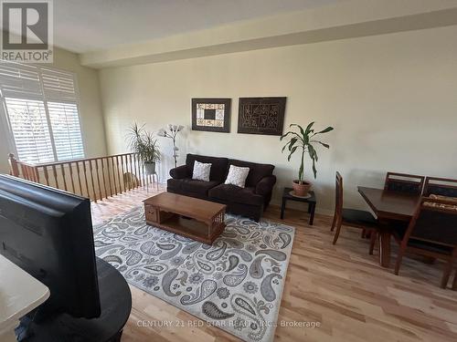 5197 Preservation Circle, Mississauga, ON - Indoor Photo Showing Living Room