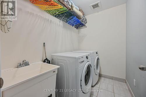 67 Zelda Road, Brampton, ON - Indoor Photo Showing Laundry Room