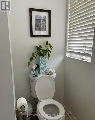 2020 - 3035 Finch Avenue W, Toronto, ON - Indoor Photo Showing Bathroom