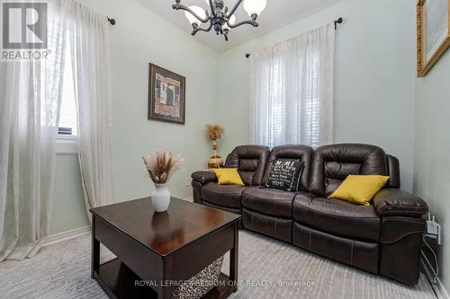 524 Salem Avenue N, Toronto, ON - Indoor Photo Showing Living Room