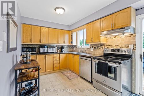 5938 Crimson Drive, Niagara Falls (220 - Oldfield), ON - Indoor Photo Showing Kitchen