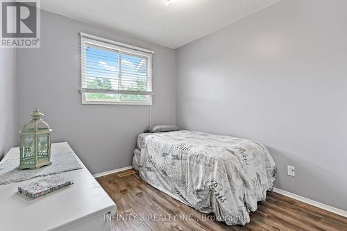 5938 Crimson Drive, Niagara Falls (220 - Oldfield), ON - Indoor Photo Showing Bedroom