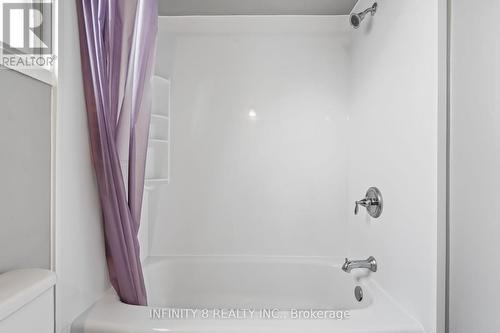 5938 Crimson Drive, Niagara Falls (220 - Oldfield), ON - Indoor Photo Showing Bathroom