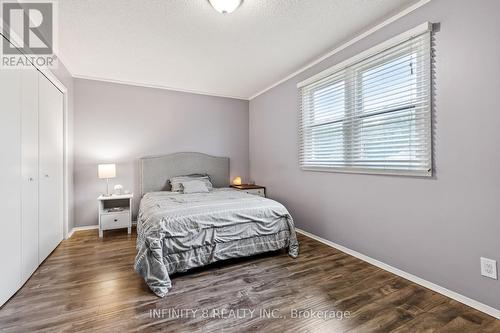 5938 Crimson Drive, Niagara Falls (220 - Oldfield), ON - Indoor Photo Showing Bedroom