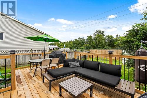 5938 Crimson Drive, Niagara Falls (220 - Oldfield), ON - Outdoor With Deck Patio Veranda With Exterior