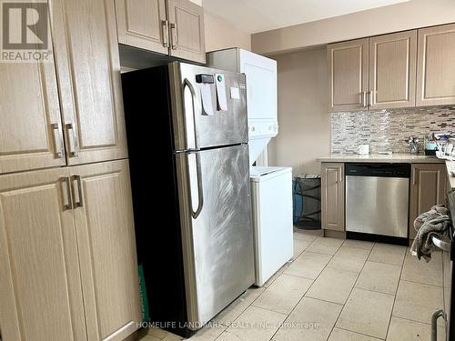 51 Malamute Crescent, Toronto, ON - Indoor Photo Showing Kitchen