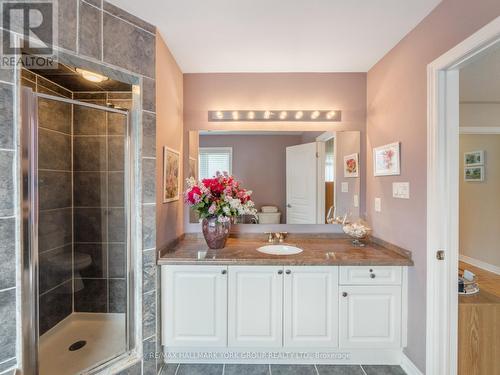 74 Thomas Legge Crescent, Richmond Hill, ON - Indoor Photo Showing Bathroom