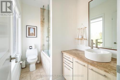 28 Sweet Valerie Court, Vaughan, ON - Indoor Photo Showing Bathroom