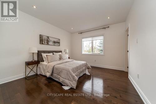 28 Sweet Valerie Court, Vaughan, ON - Indoor Photo Showing Bedroom