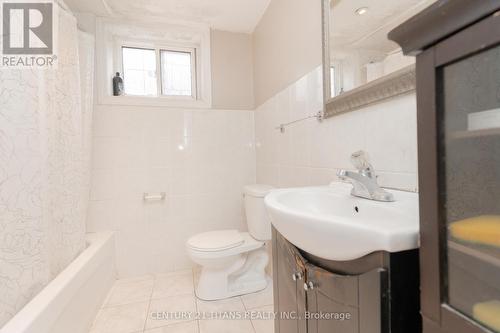 15 Merrian Road, Toronto, ON - Indoor Photo Showing Bathroom