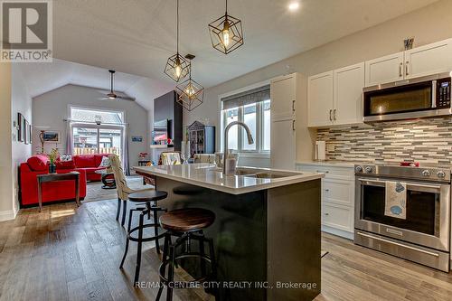 71 Compass Trail, Central Elgin (Port Stanley), ON - Indoor Photo Showing Kitchen With Upgraded Kitchen