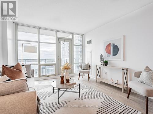 2811 - 10 Navy Wharf Court, Toronto, ON - Indoor Photo Showing Living Room