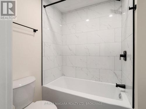 132 Waterloo Street, Fort Erie (332 - Central), ON - Indoor Photo Showing Bathroom