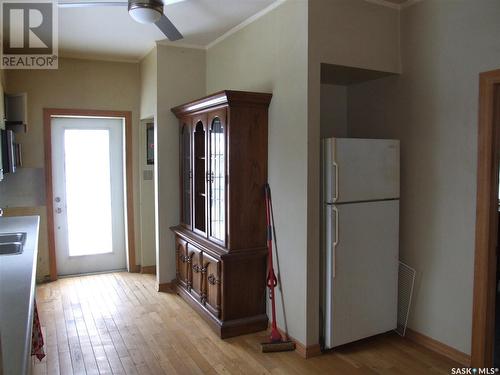 250 1St Street E, Leader, SK - Indoor Photo Showing Kitchen