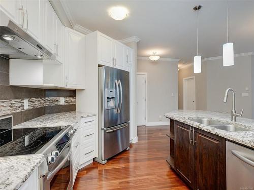 201-9776 Fourth St, Sidney, BC - Indoor Photo Showing Kitchen With Double Sink With Upgraded Kitchen