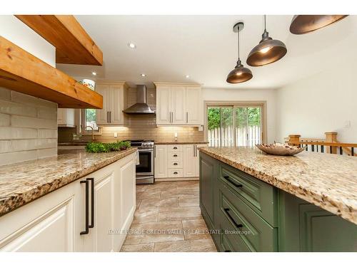 480 Bartley Bull Pkwy, Brampton, ON - Indoor Photo Showing Kitchen With Upgraded Kitchen