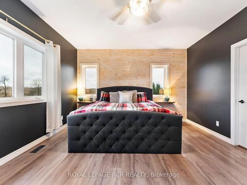 151116 12 Line, East Garafraxa, ON - Indoor Photo Showing Bedroom