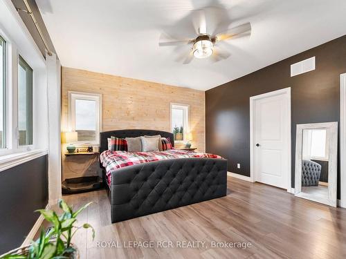 151116 12 Line, East Garafraxa, ON - Indoor Photo Showing Bedroom