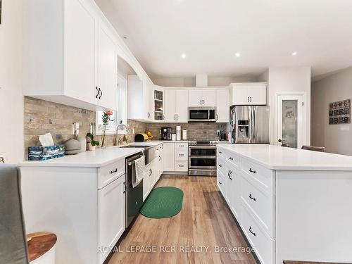 151116 12 Line, East Garafraxa, ON - Indoor Photo Showing Kitchen With Upgraded Kitchen