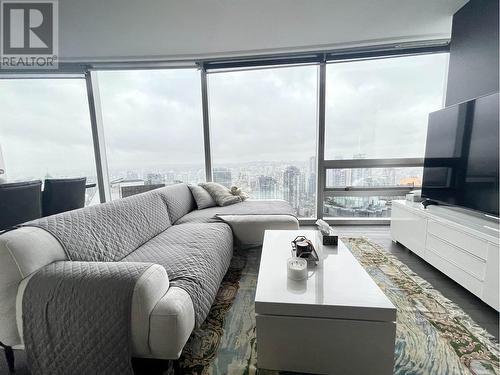 3305 938 Nelson Street, Vancouver, BC - Indoor Photo Showing Living Room