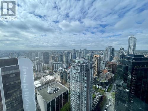 3305 938 Nelson Street, Vancouver, BC - Outdoor With View