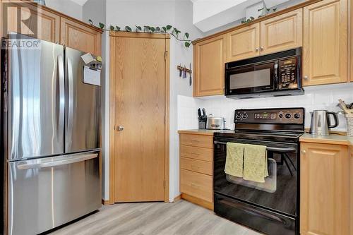 2460, 151 Country Village Road Ne, Calgary, AB - Indoor Photo Showing Kitchen