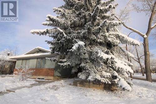 4 Midlawn Place Se, Calgary, AB - Outdoor