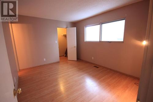 4 Midlawn Place Se, Calgary, AB - Indoor Photo Showing Other Room