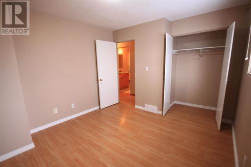 4 Midlawn Place Se, Calgary, AB - Indoor Photo Showing Other Room