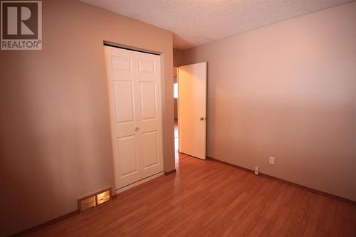 4 Midlawn Place Se, Calgary, AB - Indoor Photo Showing Other Room