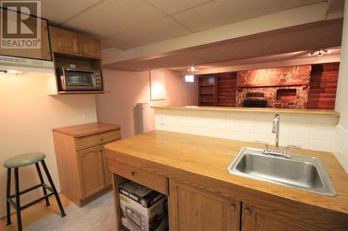 4 Midlawn Place Se, Calgary, AB - Indoor Photo Showing Kitchen