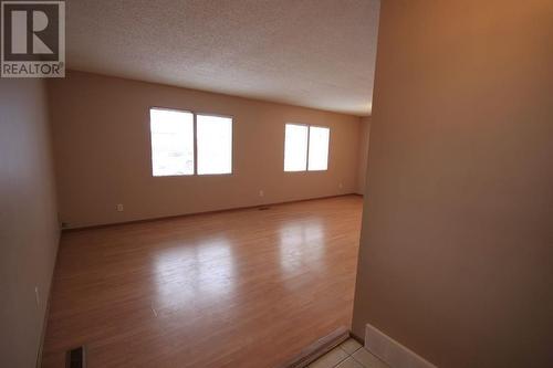 4 Midlawn Place Se, Calgary, AB - Indoor Photo Showing Other Room