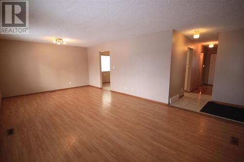 4 Midlawn Place Se, Calgary, AB - Indoor Photo Showing Other Room