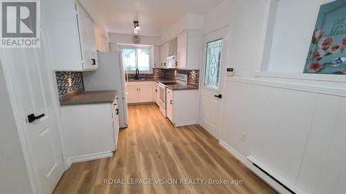 303 Beech Street W, Whitby, ON - Indoor Photo Showing Kitchen