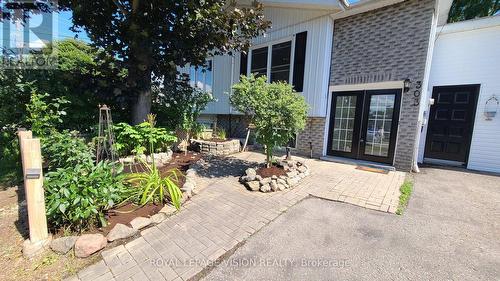 303 Beech Street W, Whitby, ON - Outdoor