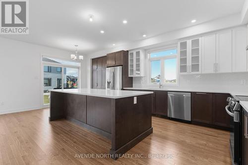 2012 Acoustic Way, Ottawa, ON - Indoor Photo Showing Kitchen With Upgraded Kitchen